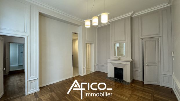 Appartement T2 - 48.98 m² - TOURS - Photo 1