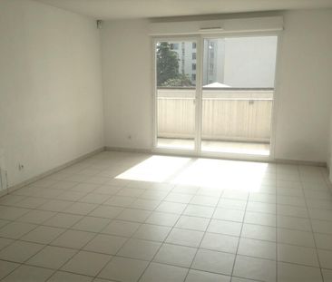 location Appartement T3 DE 62.15m² À VENISSIEUX - Photo 2