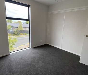 Superb Townhouse - Photo 4