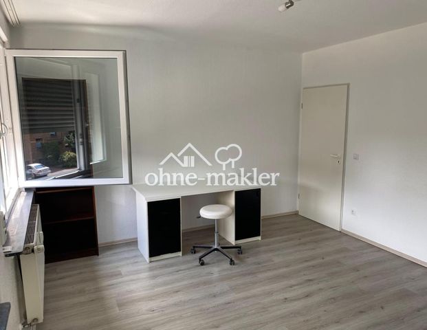 Stilvolle, vollständig renovierte 2-Zimmer WG-mäßige Wohnung mit Einbauküche - Foto 1