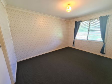 Convenient Coastal Living - Walk to CBD, Shops & Cafés - Photo 2