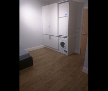 Studio Flat, Gladstone Park Gardens, NW2 - Photo 3