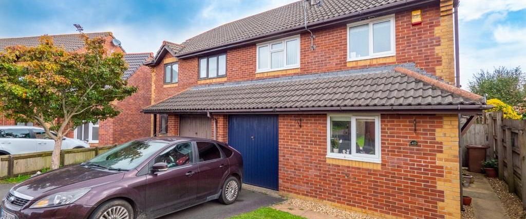 3 bedroom semi-detached house to rent - Photo 1