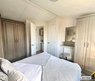 3 bed Park Home in 1 Seaview Road , St Osyth, CO16 8SG - Photo 3