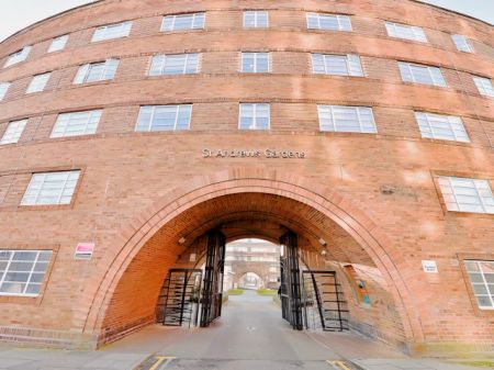 Silver Balcony Room - Photo 5