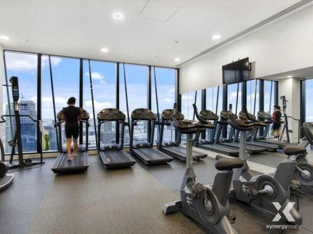 “Stylish 1-Bedroom Apartment in the Heart of Melbourne CBD – Partially Furnished” - Photo 3