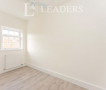 3 bedroom terraced house to rent - Photo 6