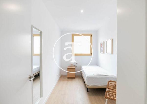 Apartment for rent with 2 bedrooms, studio and terrace in Badalona
