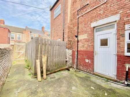 Faraday Grove, Gateshead - Photo 5