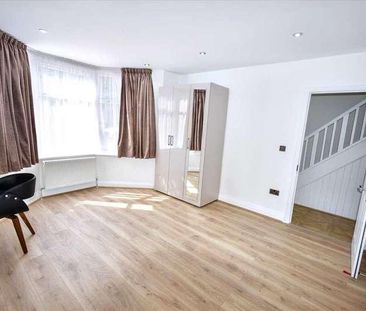 Court Way, Acton, Acton, W3 - Photo 2