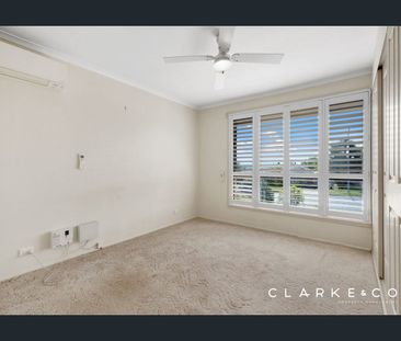 SPACIOUS FOUR-BEDROOM HOME! - Photo 2