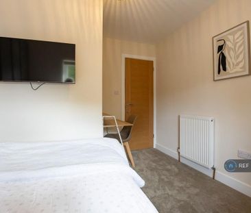 1 bedroom in a house share to rent - Photo 4