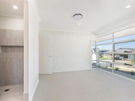 7 Windross Drive, Warners Bay NSW 2282 - Photo 2