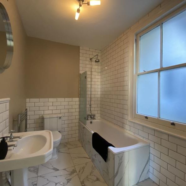 The Grange, Guildford, Surrey, GU2 - Photo 1