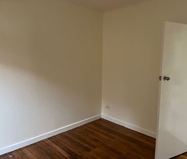 Neat Family Home - Photo 3