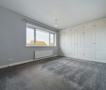 Semi-detached house to rent on - Photo 6