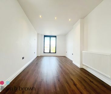 William Hunter Way, Brentwood - Photo 2