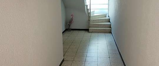 Renovierte 4 Zimmer-Dachgeschosswohnung mit Balkon und Garage in KL-Innenstadt - Photo 1