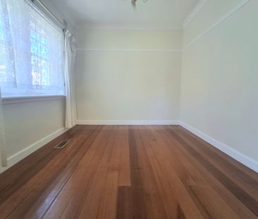 Charming Clinker Family Home - Photo 2