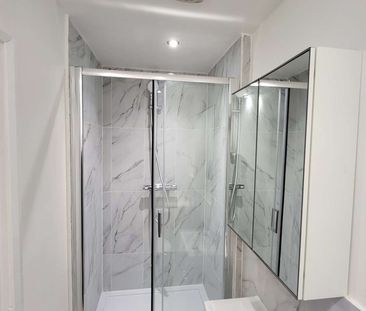 Gorgeous fully ensuite rooms in cute 4 bed town house - Photo 5