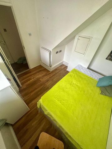 House share to rent - Photo 3