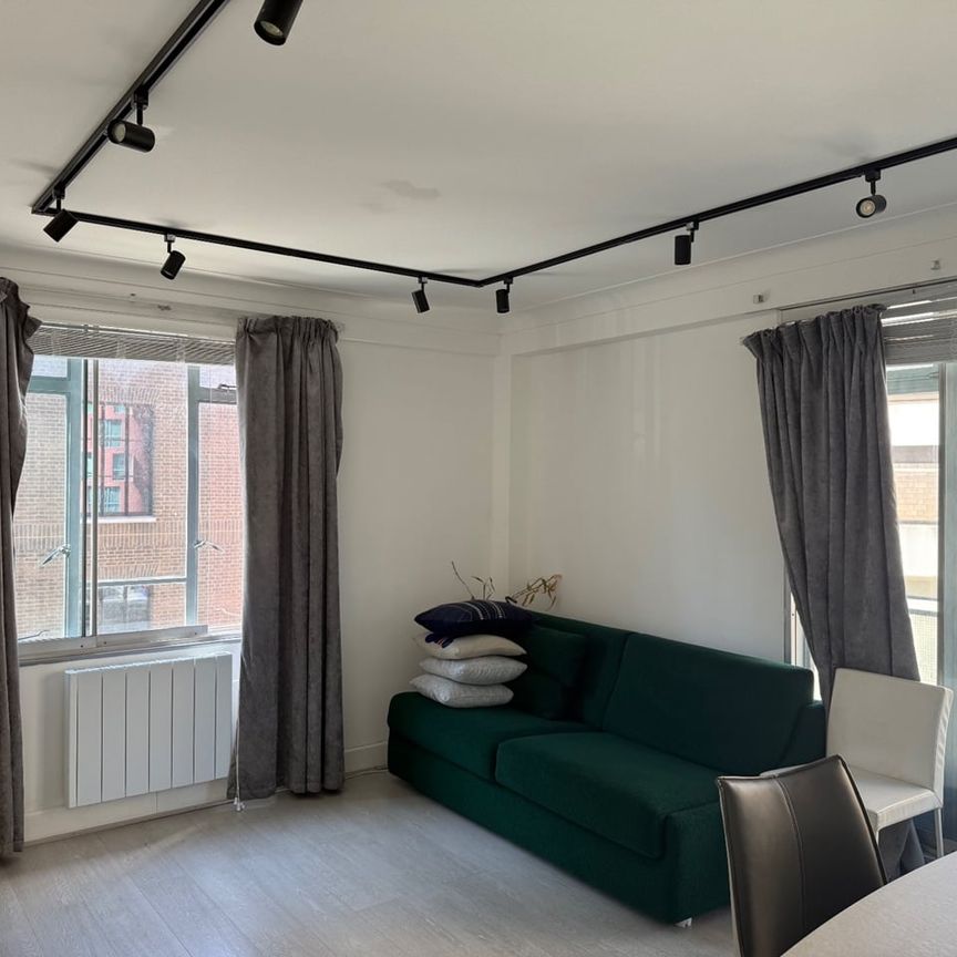 1 Bed Flat, Buckingham Gate, SW1E - Photo 1
