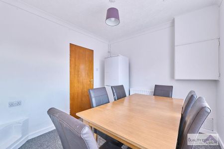 3 bedroom semi-detached house to rent - Photo 5