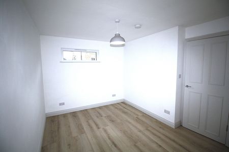 2 Bed Flat, Coningham Mews, W12 - Photo 3