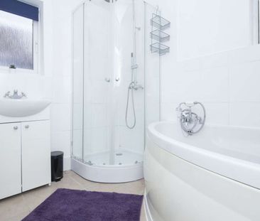 Double Room Near George Eliot Hospital | Close to Bermuda Park | No... - Photo 5