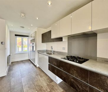 3 bedroom semi-detached house to rent - Photo 6