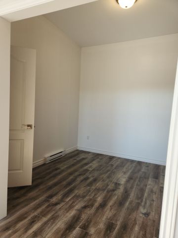 For Lease - 9 Queen Street Unit# 201, Springwater, Ontario - Photo 2