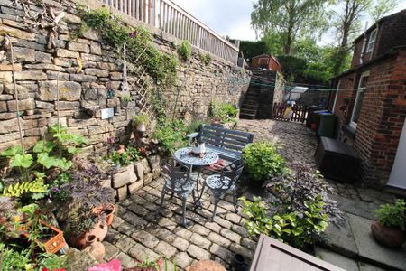 2 bedroom terraced house to rent - Photo 4