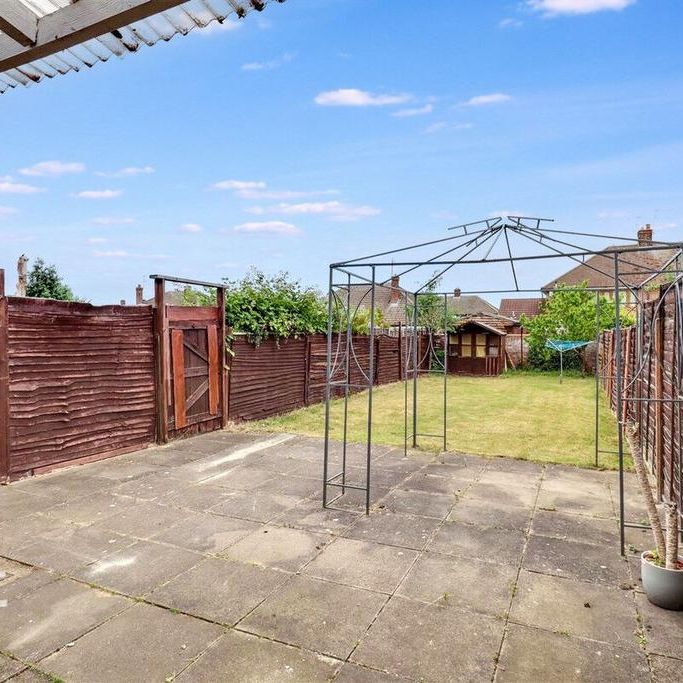 3 bedroom terraced house to rent - Photo 1