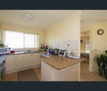 1/22 Mulqueeny Street, Wodonga, Vic 3690 - Photo 2