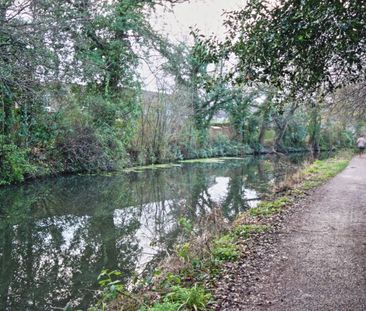 Bankside, Woking - Photo 2