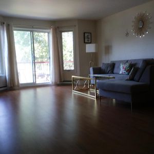 Grand 4 1/2 style condo à louer à Boisbriand - Photo 2