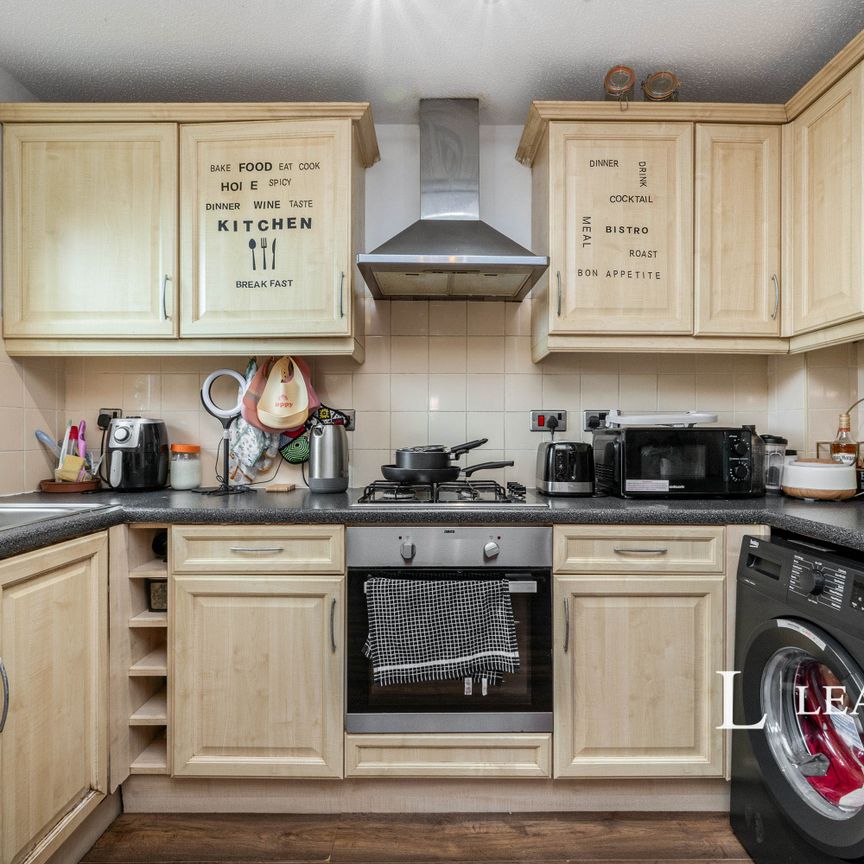 2 bedroom house to rent Milecastle, Bancroft, Milton Keynes, Buckinghamshire, MK13 - Photo 1