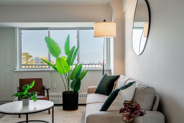 5311 Sherbrooke Street West - Photo 1