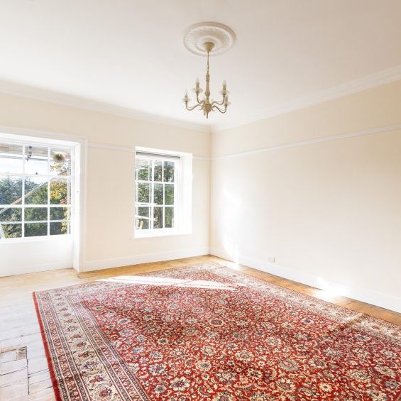 2 Bed Flat - Photo 1