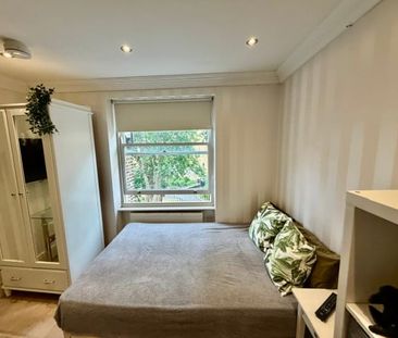 Studio Flat, Stanwick Road, W14 - Photo 1