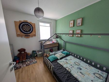 Modernes Wohnen in der Neustadt: 4-Zi., EBK, Bad mit Wanne & Dusche, Gäste-WC, TG, Aufzug, Balkon - Photo 3