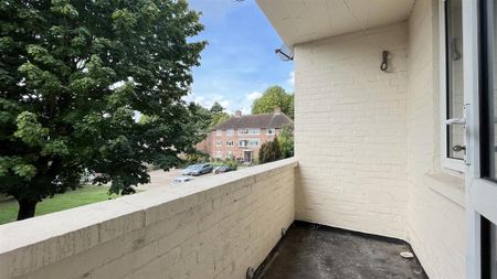 3 bedroom apartment to rent - Photo 5