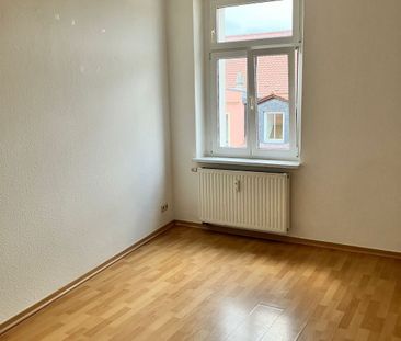 Schöne 2-Raum Whg.in Grimma, EBK, Bad mit Fenster und Balkon! - Photo 3