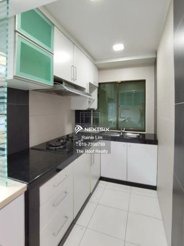 Sutera Utama 2.5 Storey Terrace House For Rent - Photo 3