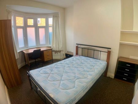 5 bedroom terraced house to rent - Photo 3