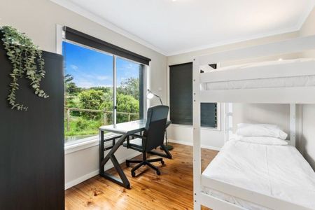Spacious Family Home - Photo 3