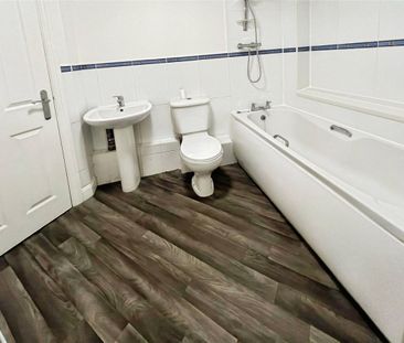 Muchall Road, Wolverhampton, West Midlands, WV4 - Photo 2