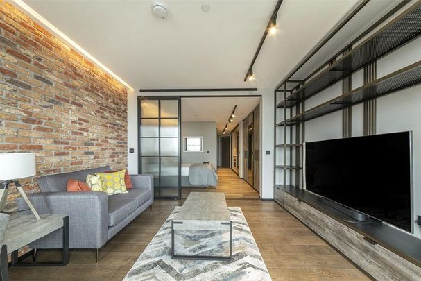 Studio to rent - Photo 1