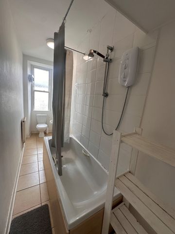 4 bedroom apartment to rent - Photo 5