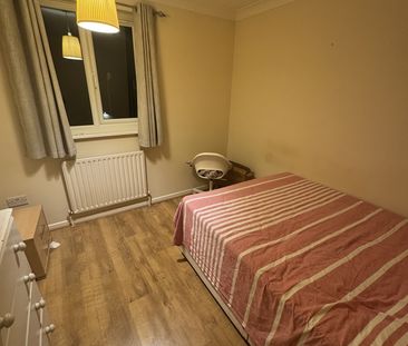 6 Bed Semi-Detached House, Lyon Street, SO14 - Photo 3